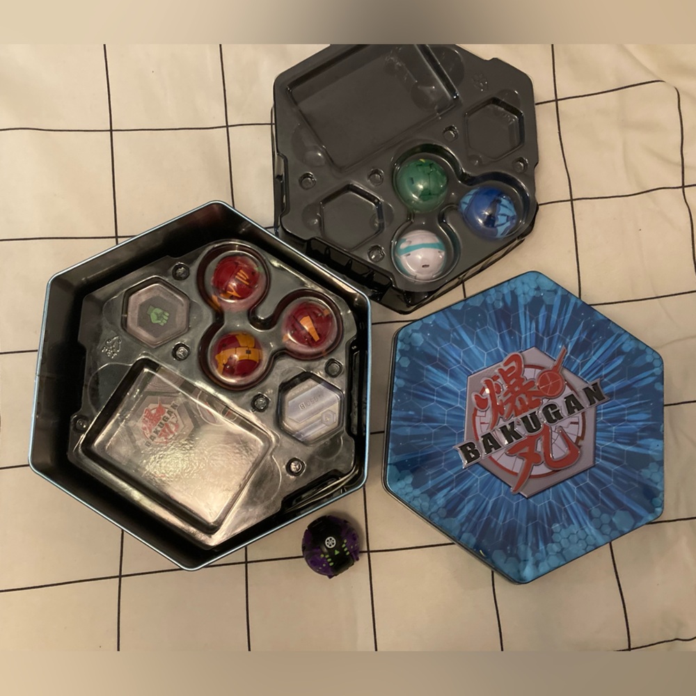 Bakugan tin set